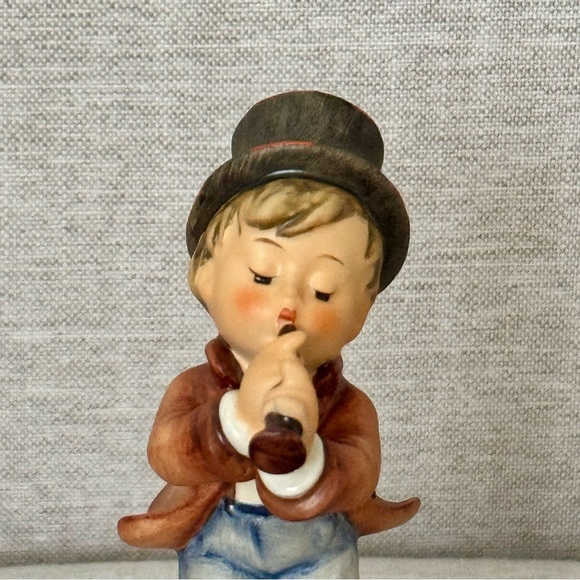 Serenade - Goebel M. I. Hummel Figurine #85 4/0 TMK 6 - Picture 2 of 14